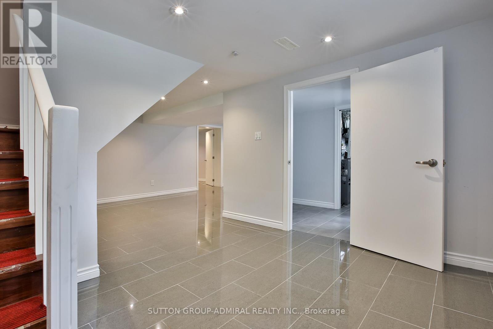 33 Regina Avenue, Toronto, Ontario  M6A 1R4 - Photo 20 - C13751390