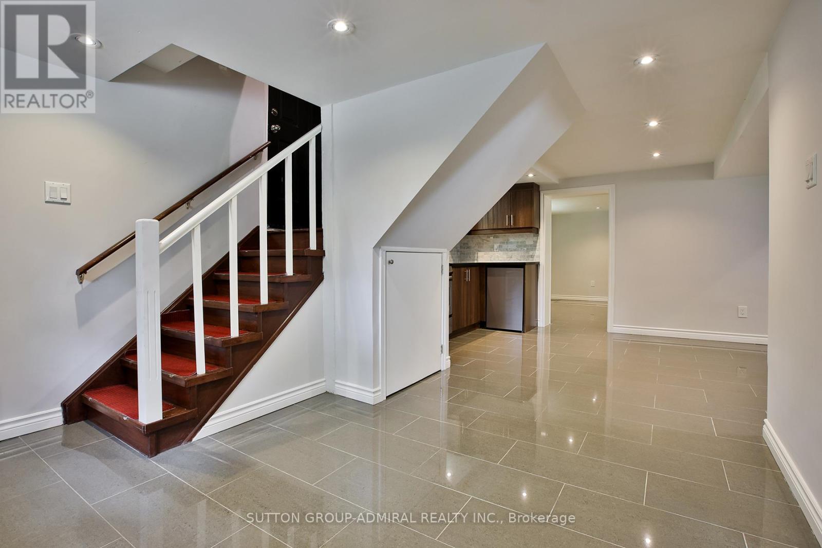 33 Regina Avenue, Toronto, Ontario  M6A 1R4 - Photo 21 - C13751390