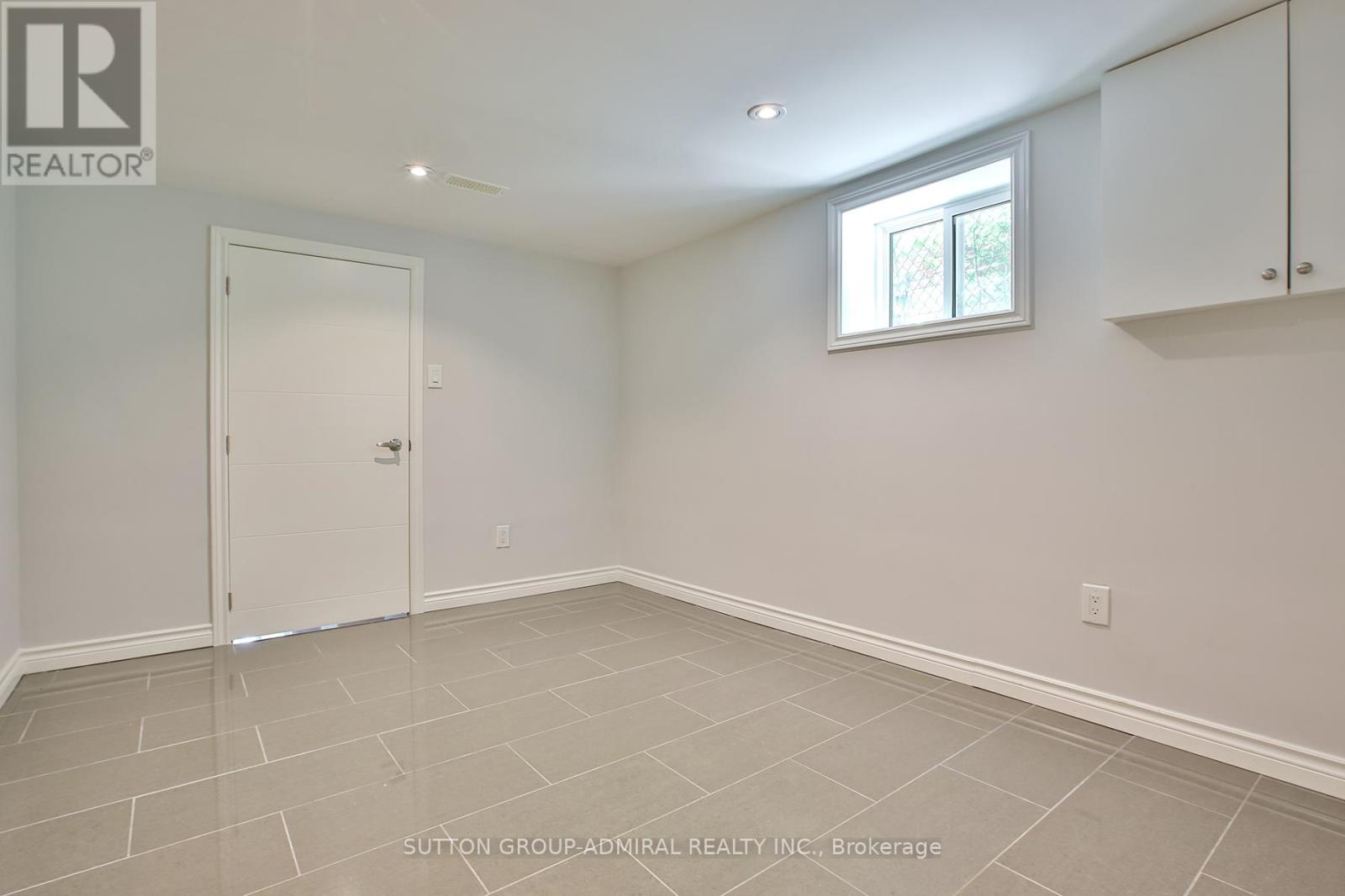 33 Regina Avenue, Toronto, Ontario  M6A 1R4 - Photo 29 - C13751390