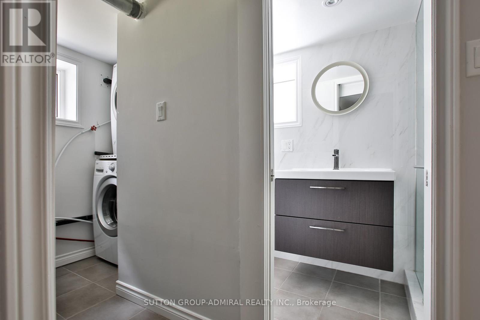 33 Regina Avenue, Toronto, Ontario  M6A 1R4 - Photo 30 - C13751390