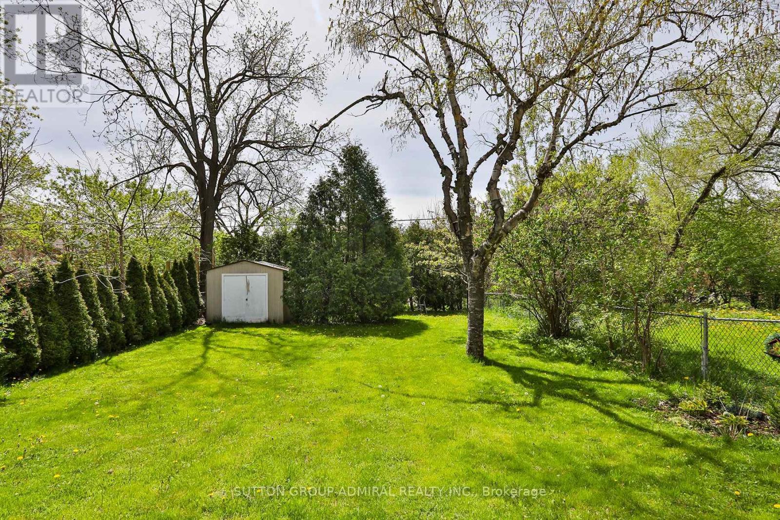 33 Regina Avenue, Toronto, Ontario  M6A 1R4 - Photo 35 - C13751390