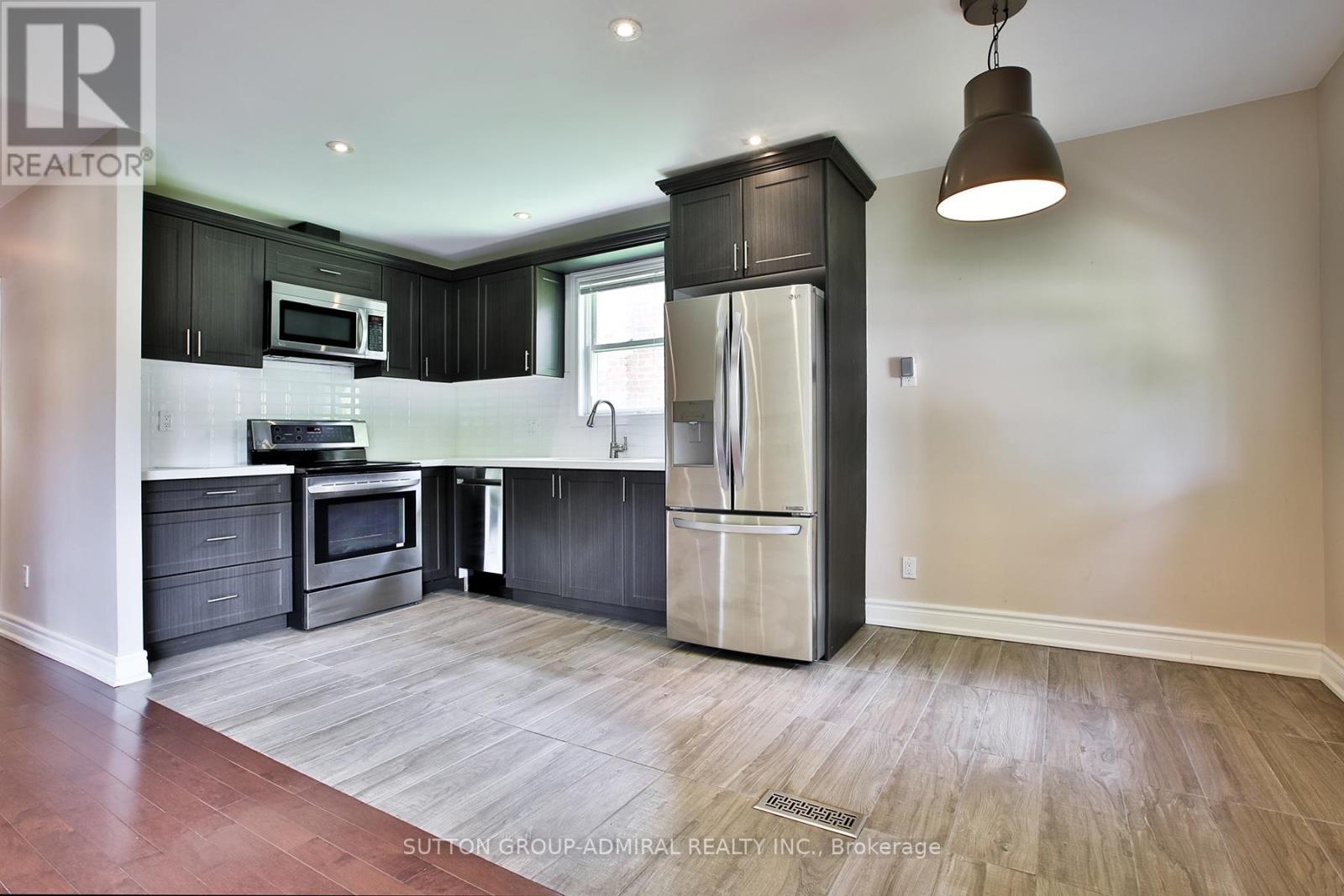 33 Regina Avenue, Toronto, Ontario  M6A 1R4 - Photo 4 - C13751390