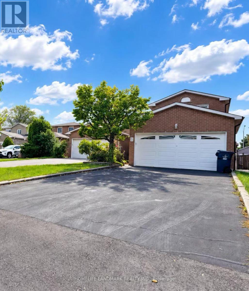 3 MONTAGUE PLACE, Toronto, Ontario