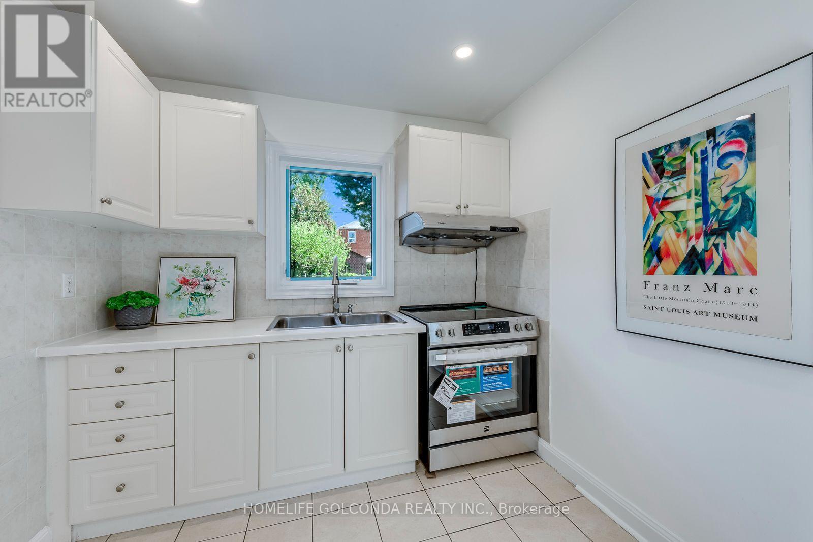 93 North Woodrow Boulevard, Toronto, Ontario  M1K 1W7 - Photo 13 - E13751392