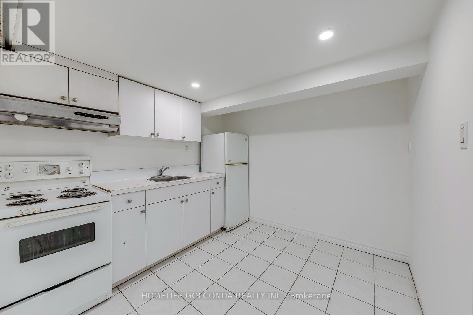 93 North Woodrow Boulevard, Toronto, Ontario  M1K 1W7 - Photo 26 - E13751392