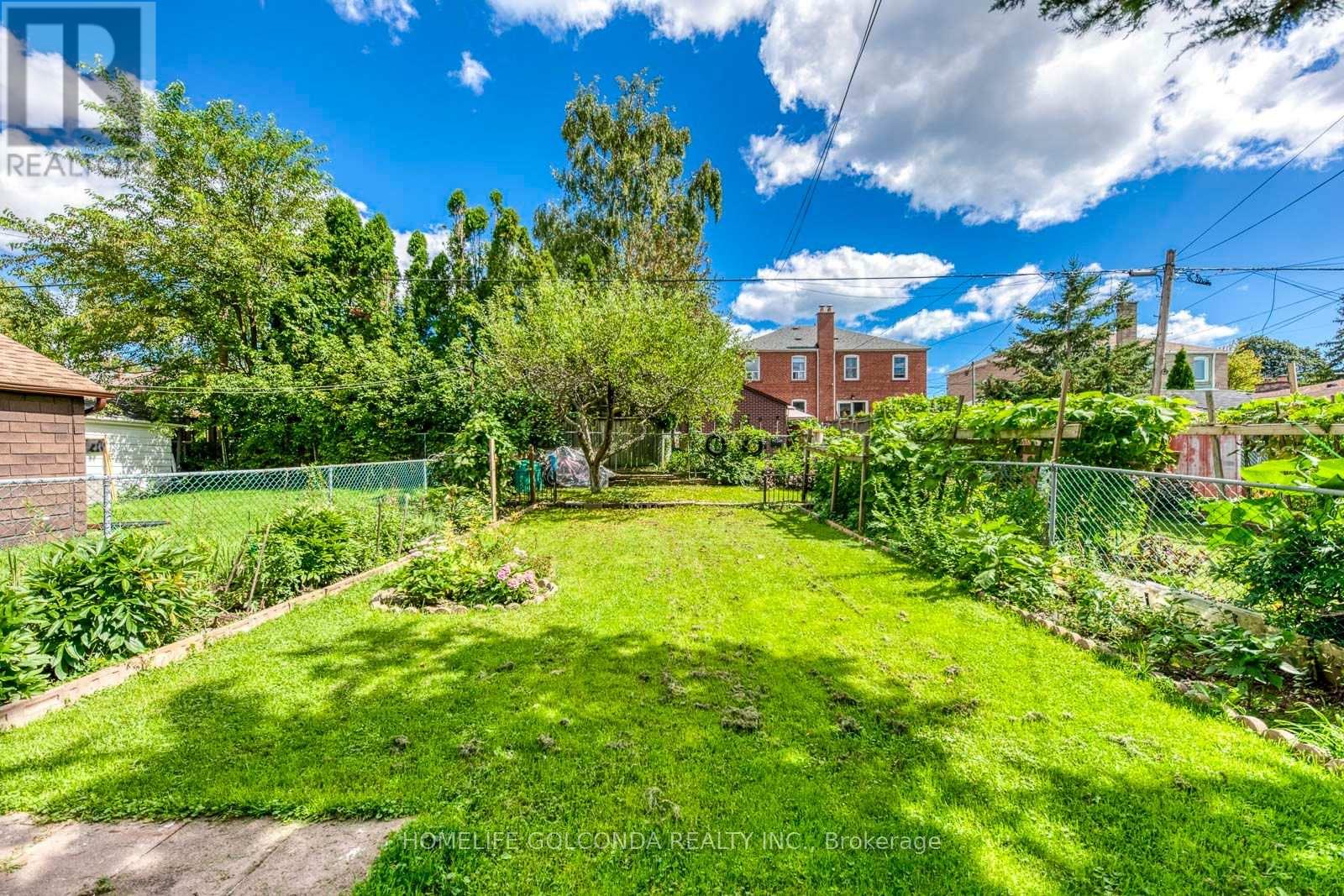 93 North Woodrow Boulevard, Toronto, Ontario  M1K 1W7 - Photo 34 - E13751392