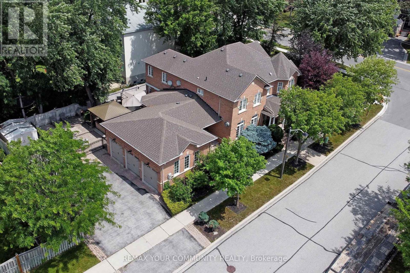 2 WINTERBERRY DRIVE, Markham, Ontario