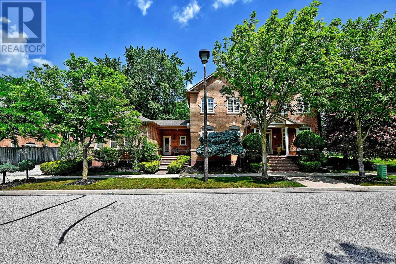 2 Winterberry Drive, Markham, Ontario  L3S 4G3 - Photo 2 - N13751396