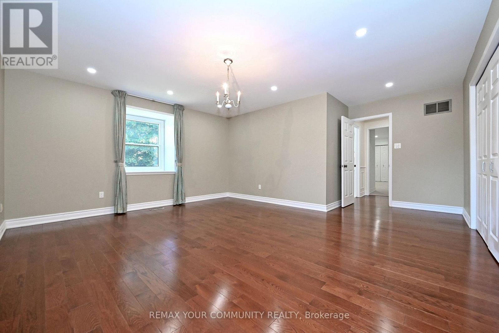 88 Cambridge Crescent, Richmond Hill, Ontario  L4C 6G2 - Photo 37 - N13751402