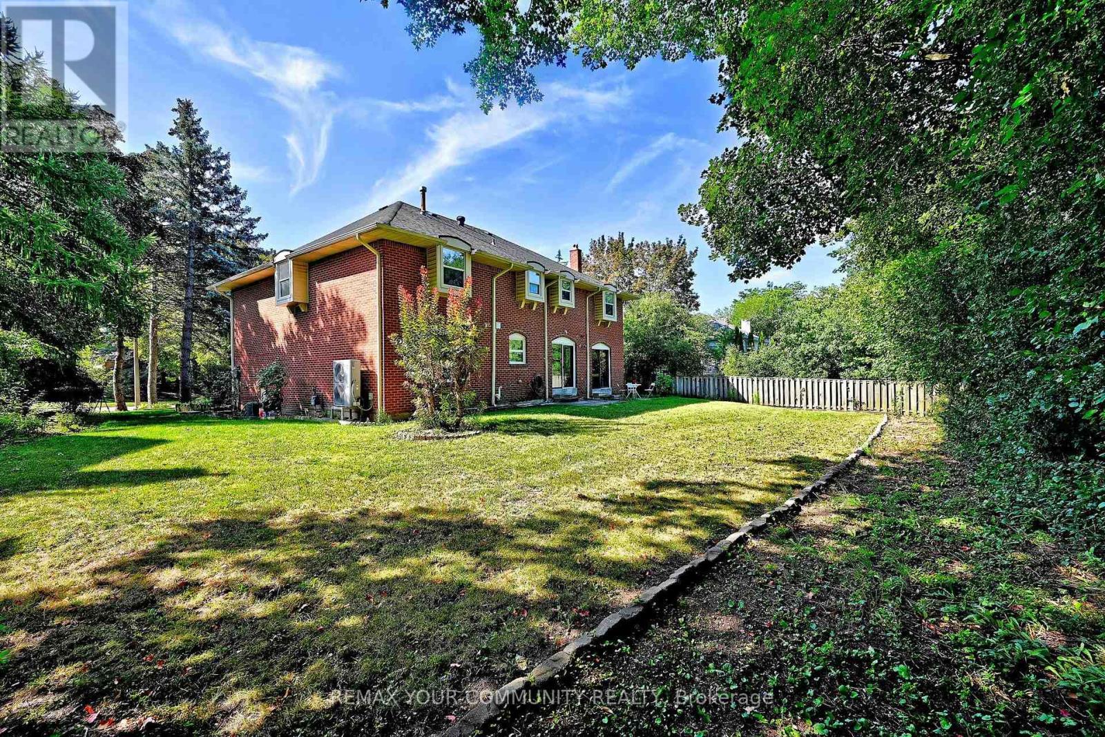 88 Cambridge Crescent, Richmond Hill, Ontario  L4C 6G2 - Photo 46 - N13751402