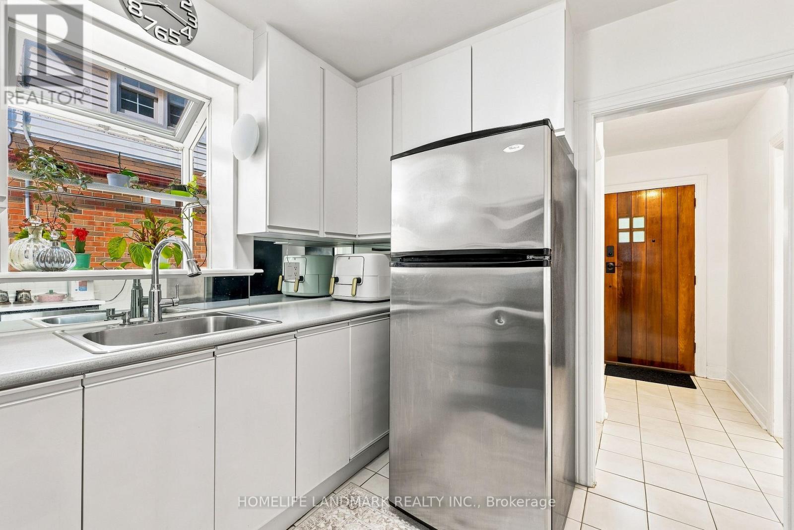 33 Ash Crescent, Toronto, Ontario  M8W 1E4 - Photo 12 - W13751378