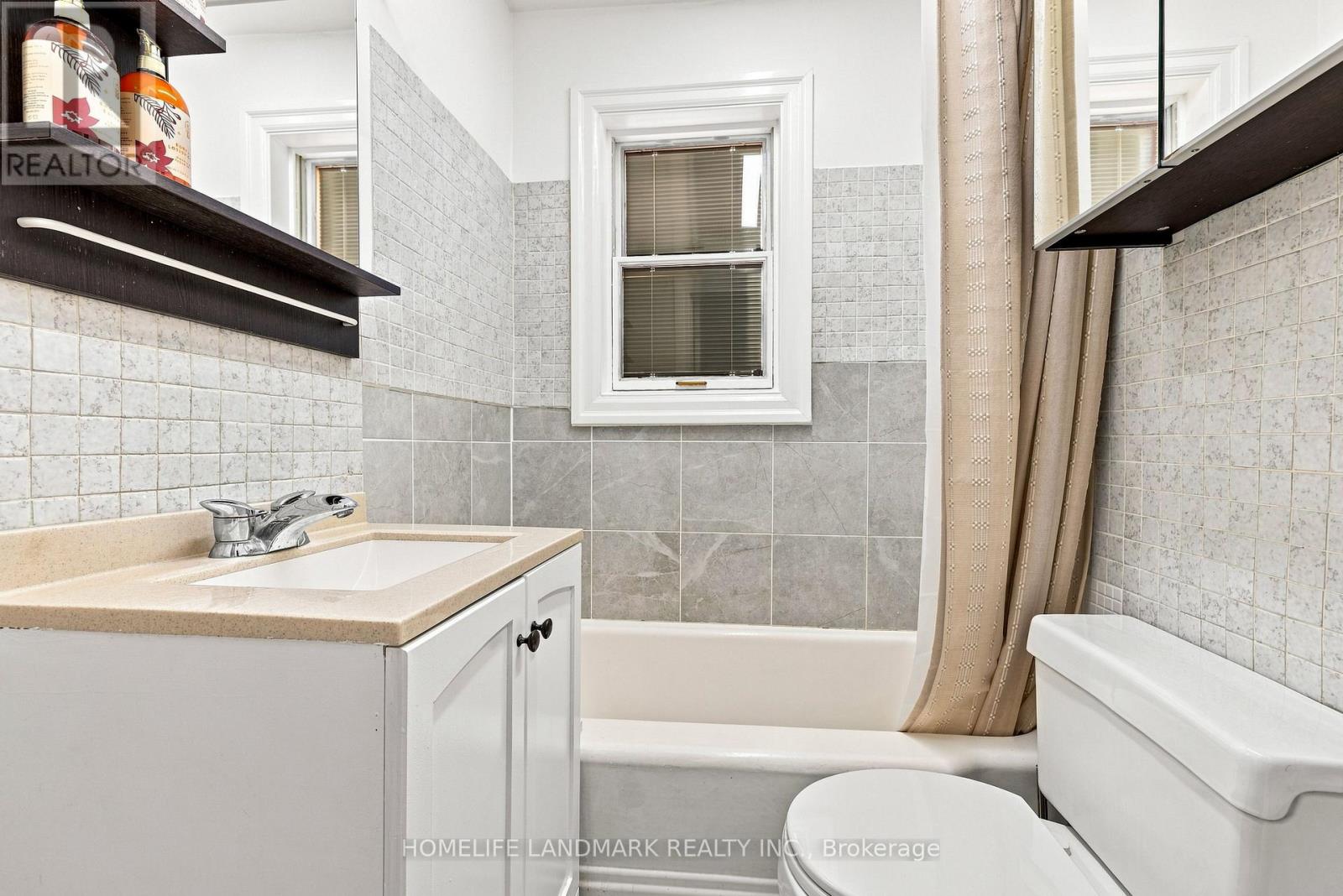33 Ash Crescent, Toronto, Ontario  M8W 1E4 - Photo 14 - W13751378