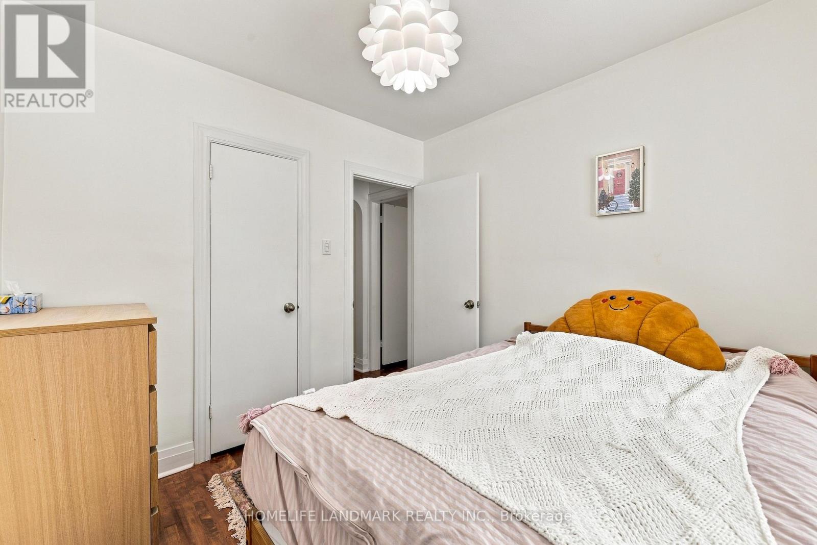 33 Ash Crescent, Toronto, Ontario  M8W 1E4 - Photo 18 - W13751378