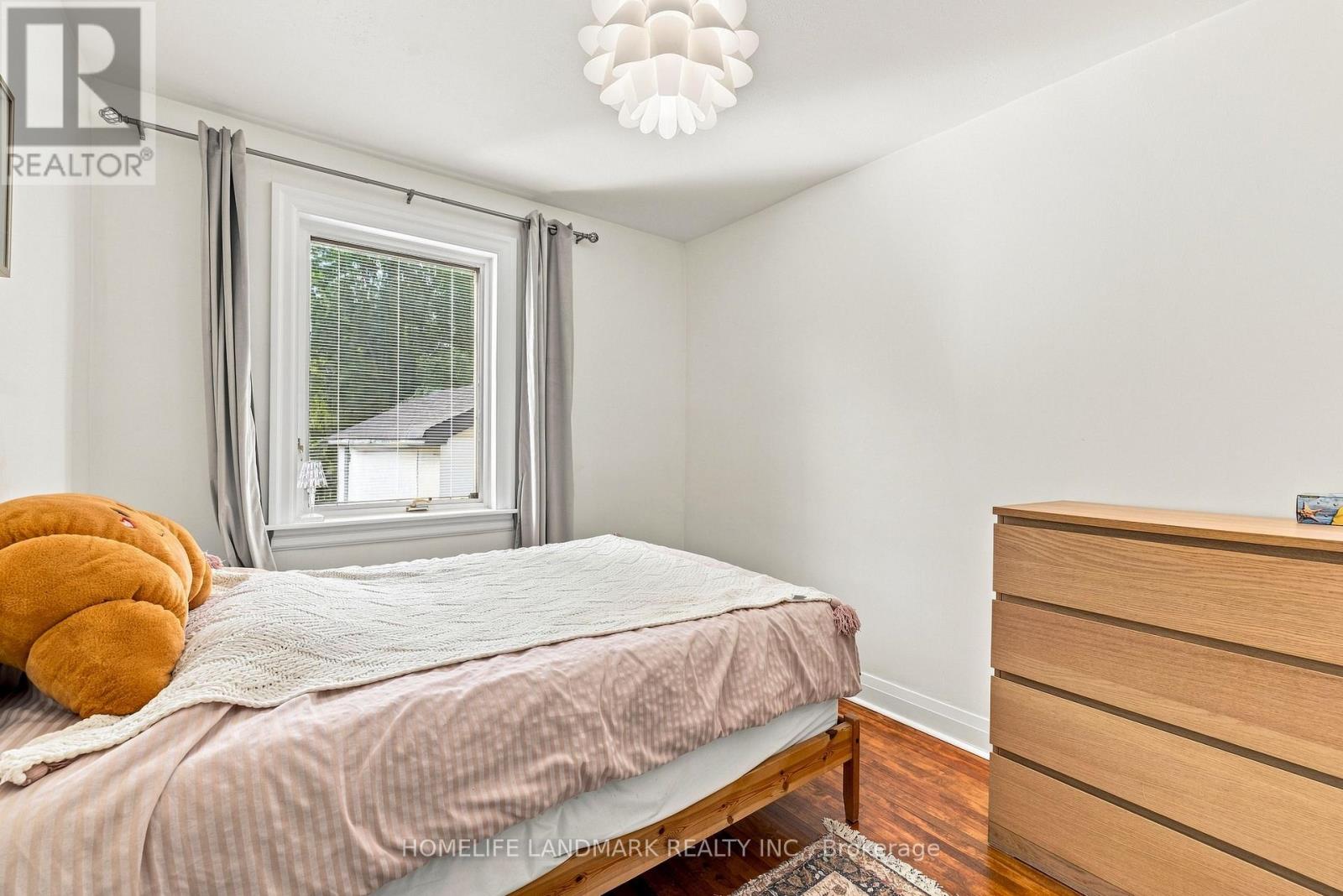 33 Ash Crescent, Toronto, Ontario  M8W 1E4 - Photo 19 - W13751378