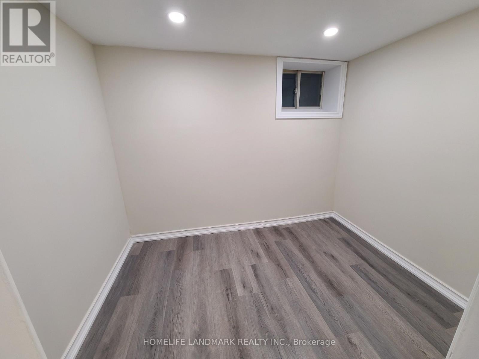 33 Ash Crescent, Toronto, Ontario  M8W 1E4 - Photo 27 - W13751378