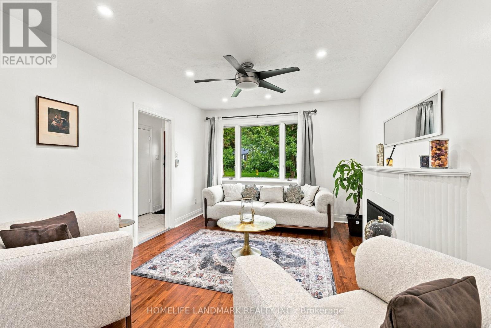 33 Ash Crescent, Toronto, Ontario  M8W 1E4 - Photo 7 - W13751378