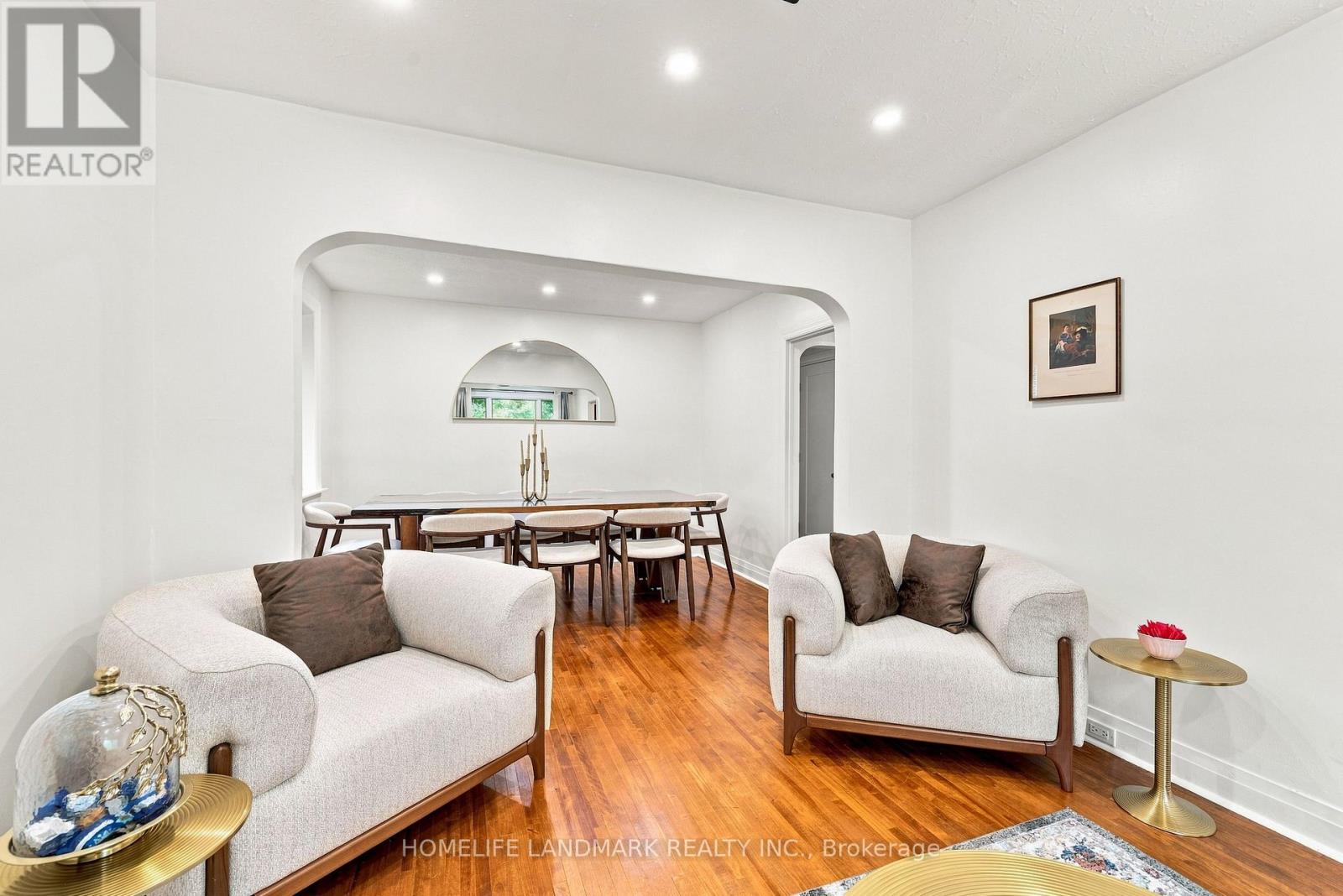 33 Ash Crescent, Toronto, Ontario  M8W 1E4 - Photo 9 - W13751378