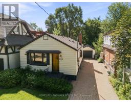 33 ASH CRESCENT, Toronto, Ontario