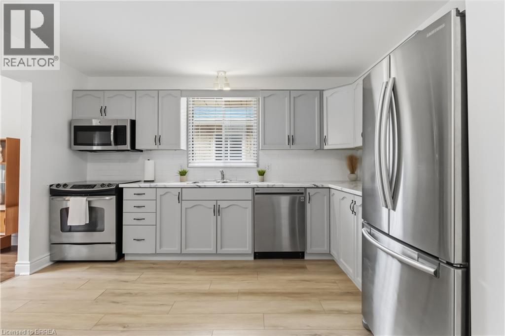 22 Allensgate Drive, Brantford, Ontario  N3V 1C8 - Photo 16 - 40854085