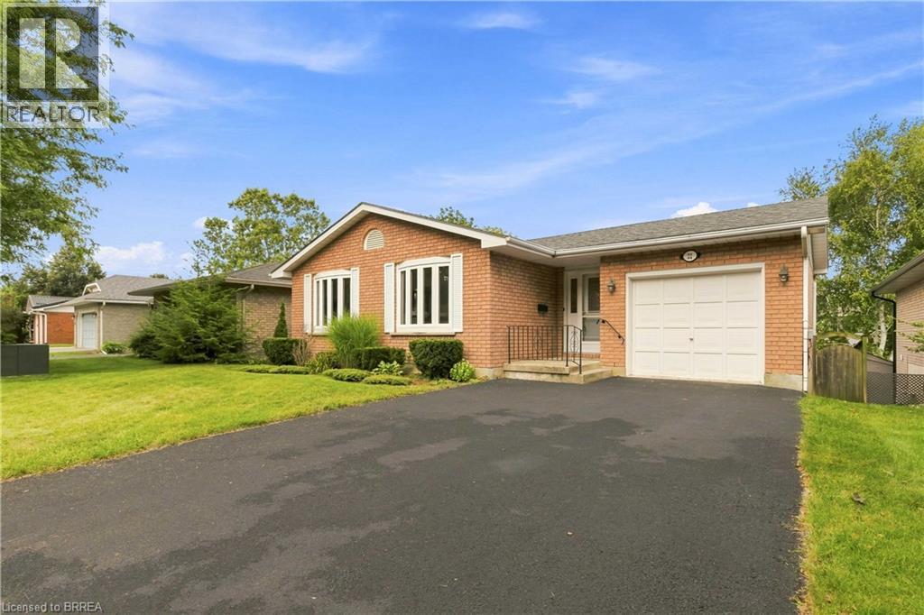 22 Allensgate Drive, Brantford, Ontario  N3V 1C8 - Photo 2 - 40854085