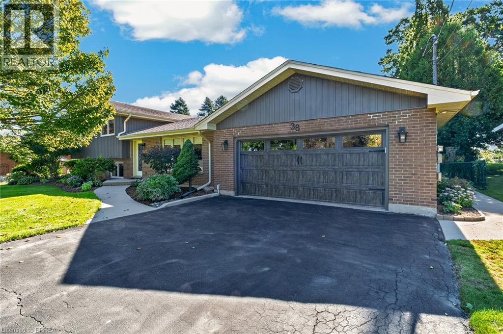 38 Davern Road, Brantford, Ontario  N3T 1R5 - Photo 2 - 40859713