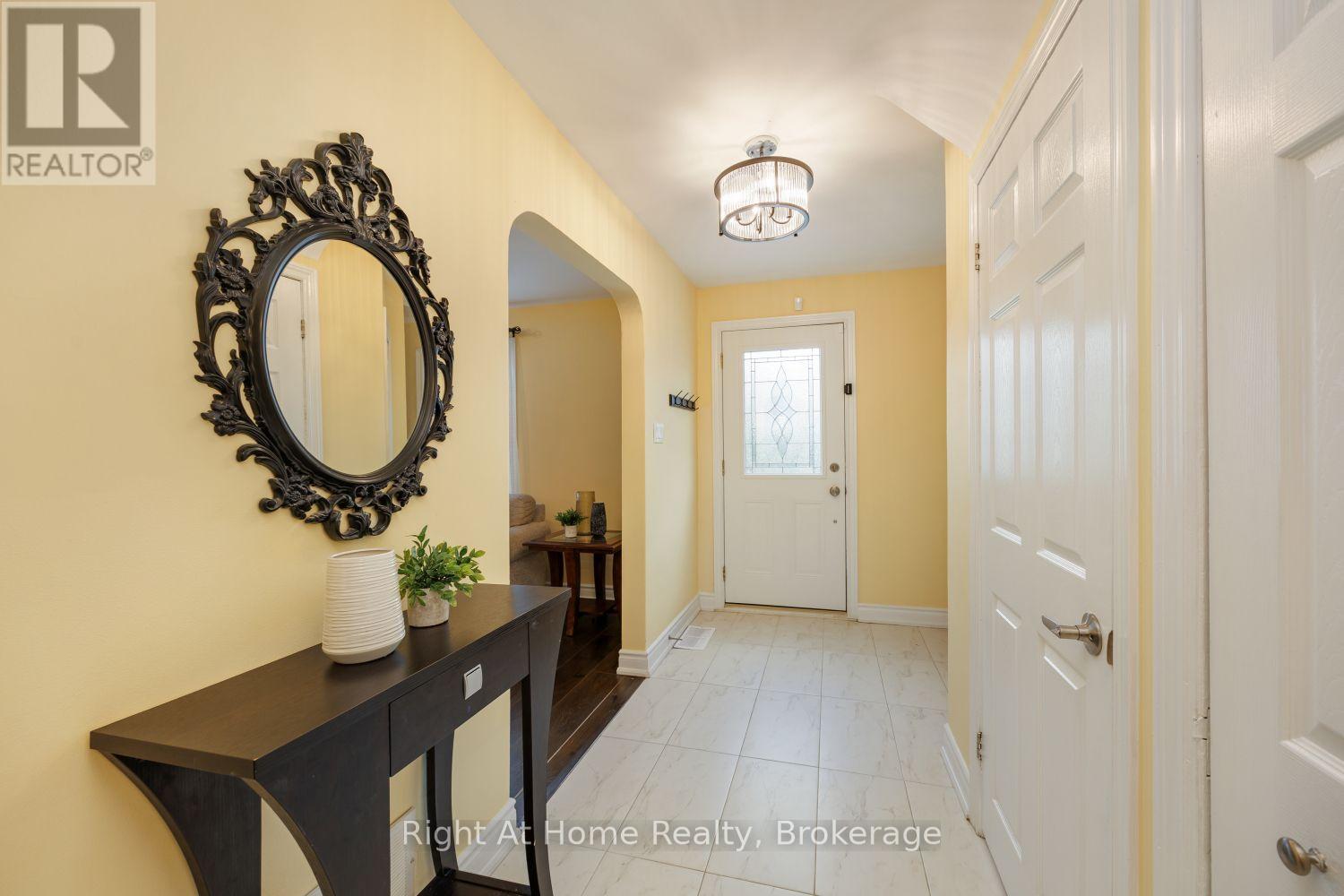 128 Lasalle Avenue, Oshawa, Ontario  L1H 5Y5 - Photo 6 - E13751554