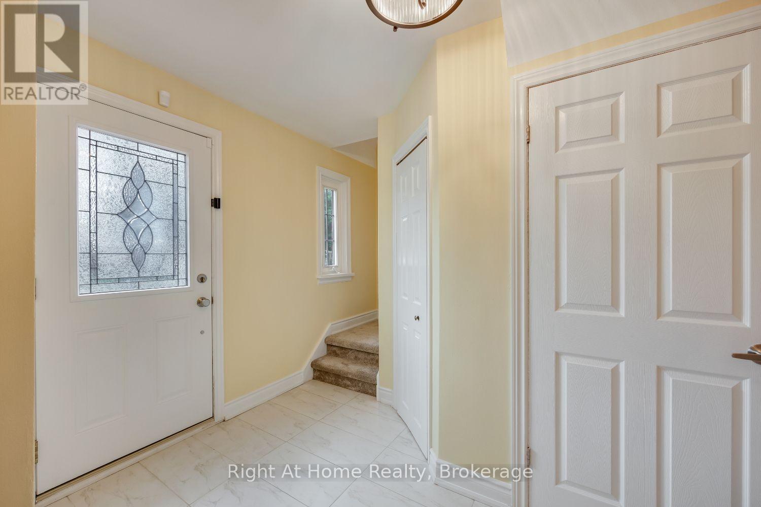 128 Lasalle Avenue, Oshawa, Ontario  L1H 5Y5 - Photo 8 - E13751554