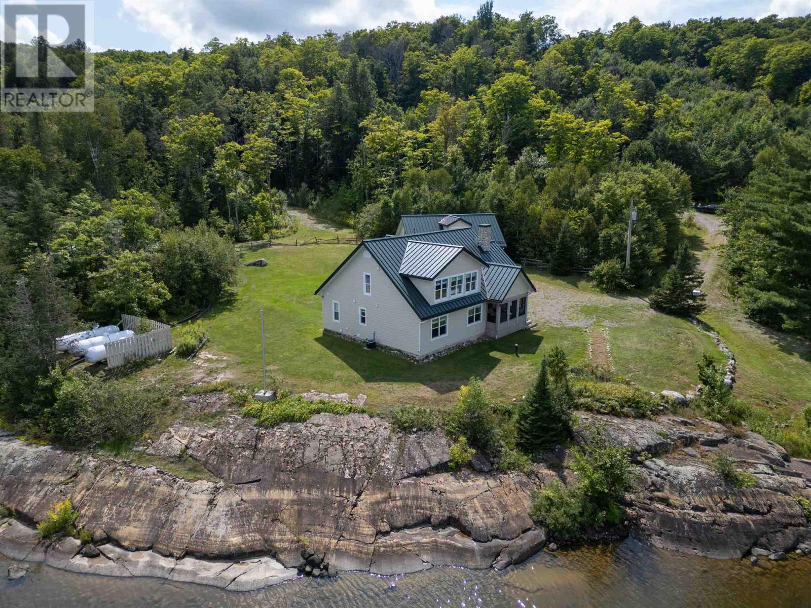 2129 Centre Line Rd, Bruce Mines, Ontario  P0R 1C0 - Photo 3 - SM262429