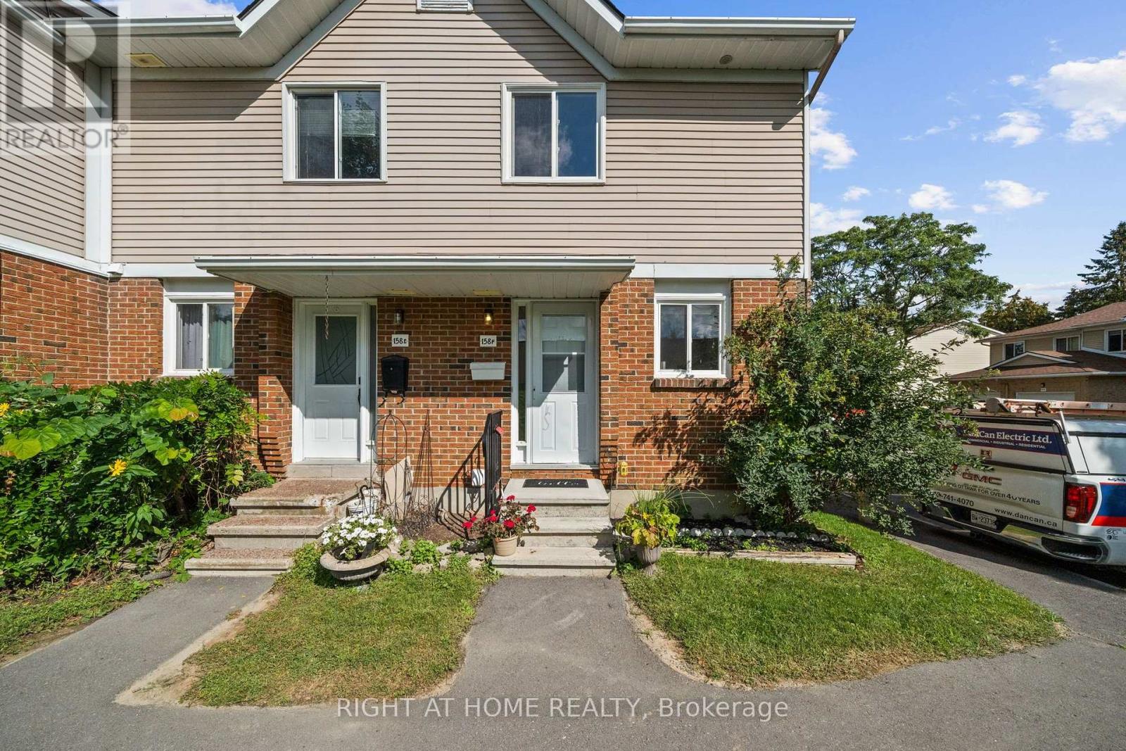 158F VALLEY STREAM DRIVE, Ottawa, Ontario