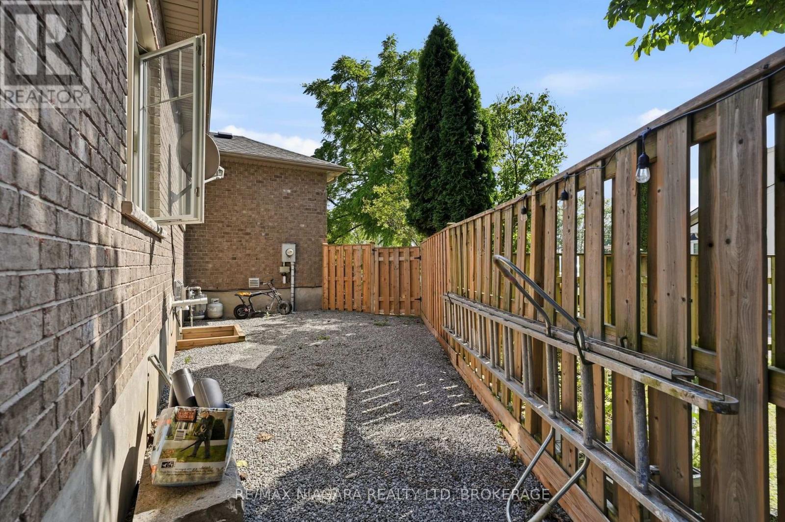 1025 Pelham Road, St. Catharines, Ontario  L2S 4E4 - Photo 32 - X13751412