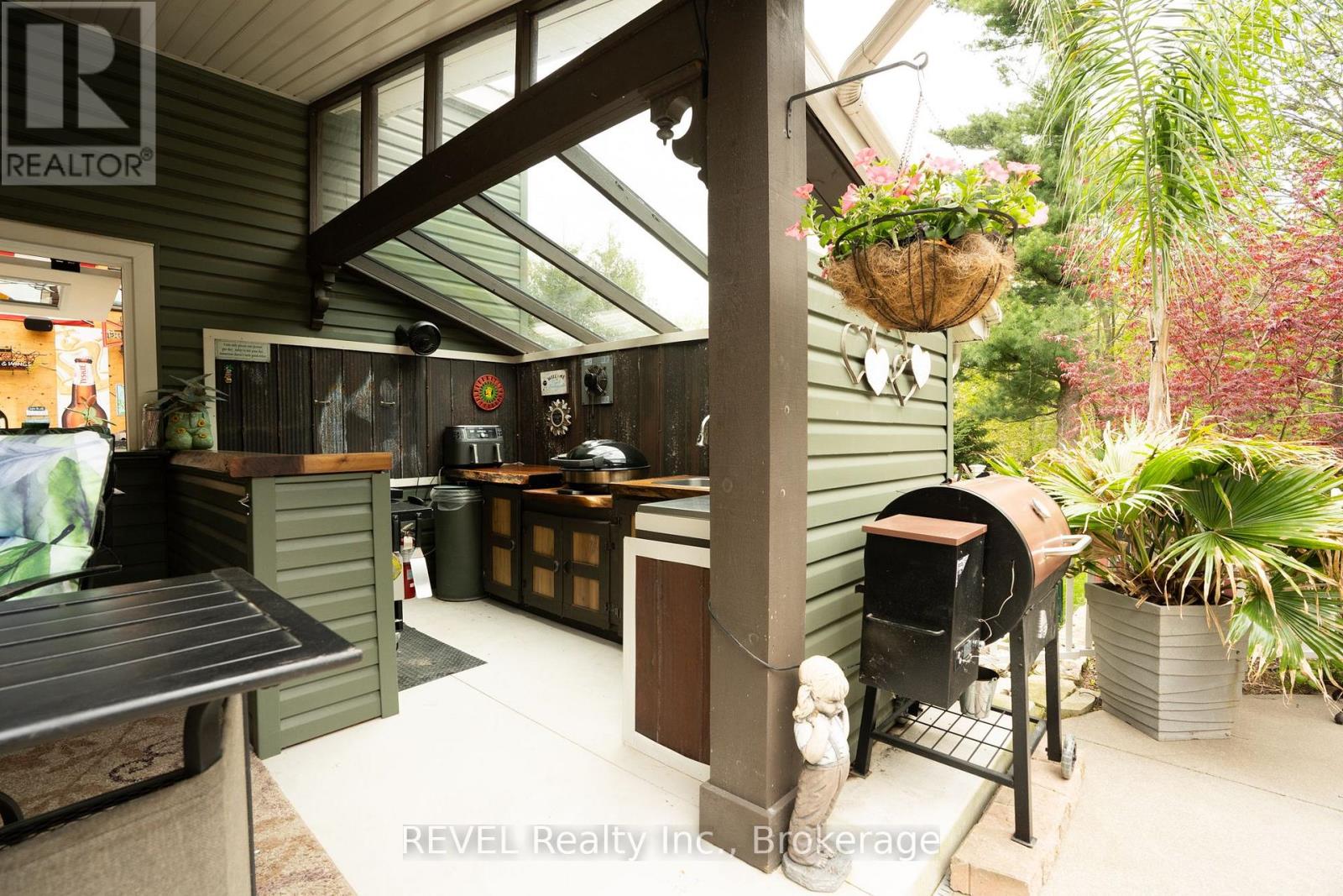 573 Canboro Road, Pelham, Ontario L0S 1C0 - Photo 42 - X13751488