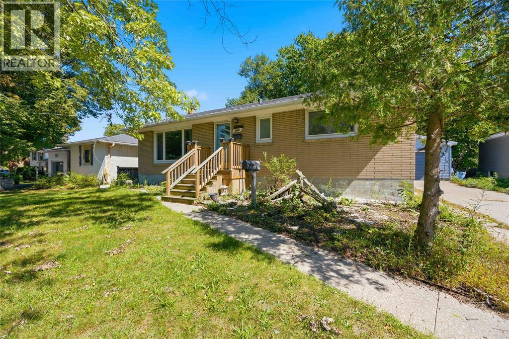 1232 Echo Road, Sarnia, Ontario  N7S 3K3 - Photo 2 - 26021749