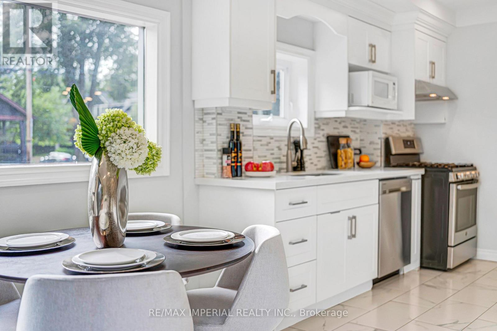 609 Millwood Road, Toronto, Ontario M4S 1K9 - Photo 14 - C13751416