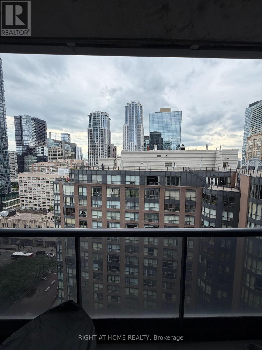 2001 - 21 Carlton Street, Toronto, Ontario  M5B 1L3 - Photo 10 - C13751420