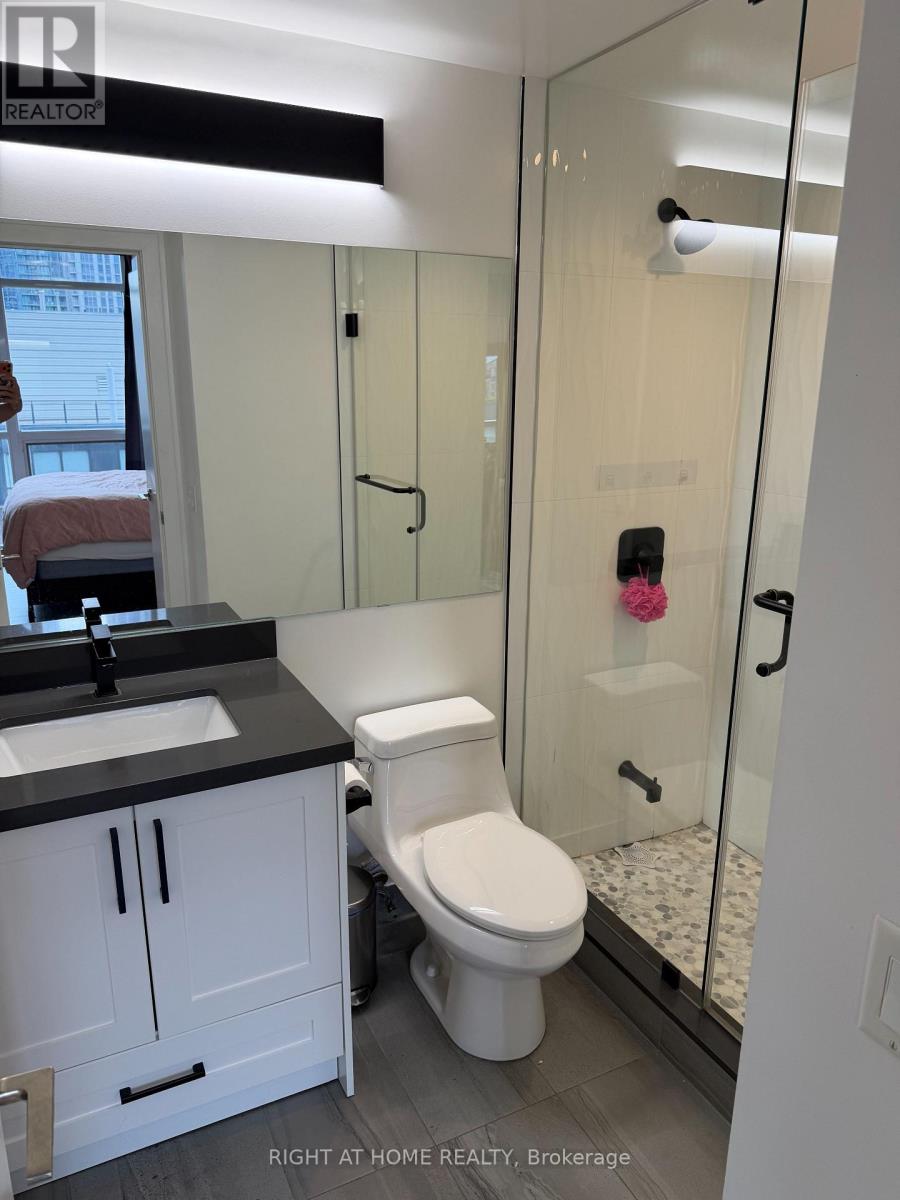 2001 - 21 Carlton Street, Toronto, Ontario  M5B 1L3 - Photo 7 - C13751420