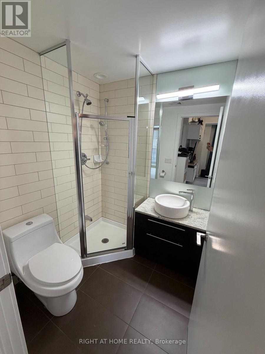 2001 - 21 Carlton Street, Toronto, Ontario  M5B 1L3 - Photo 9 - C13751420