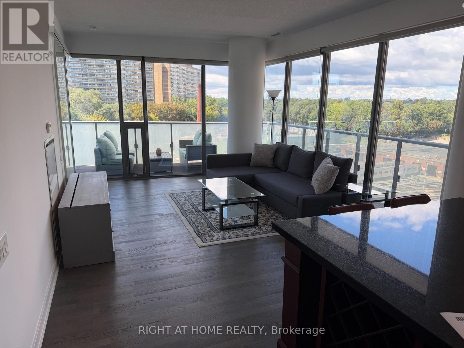 704 - 1815 Yonge Street, Toronto, Ontario  M4T 2A4 - Photo 2 - C13751452