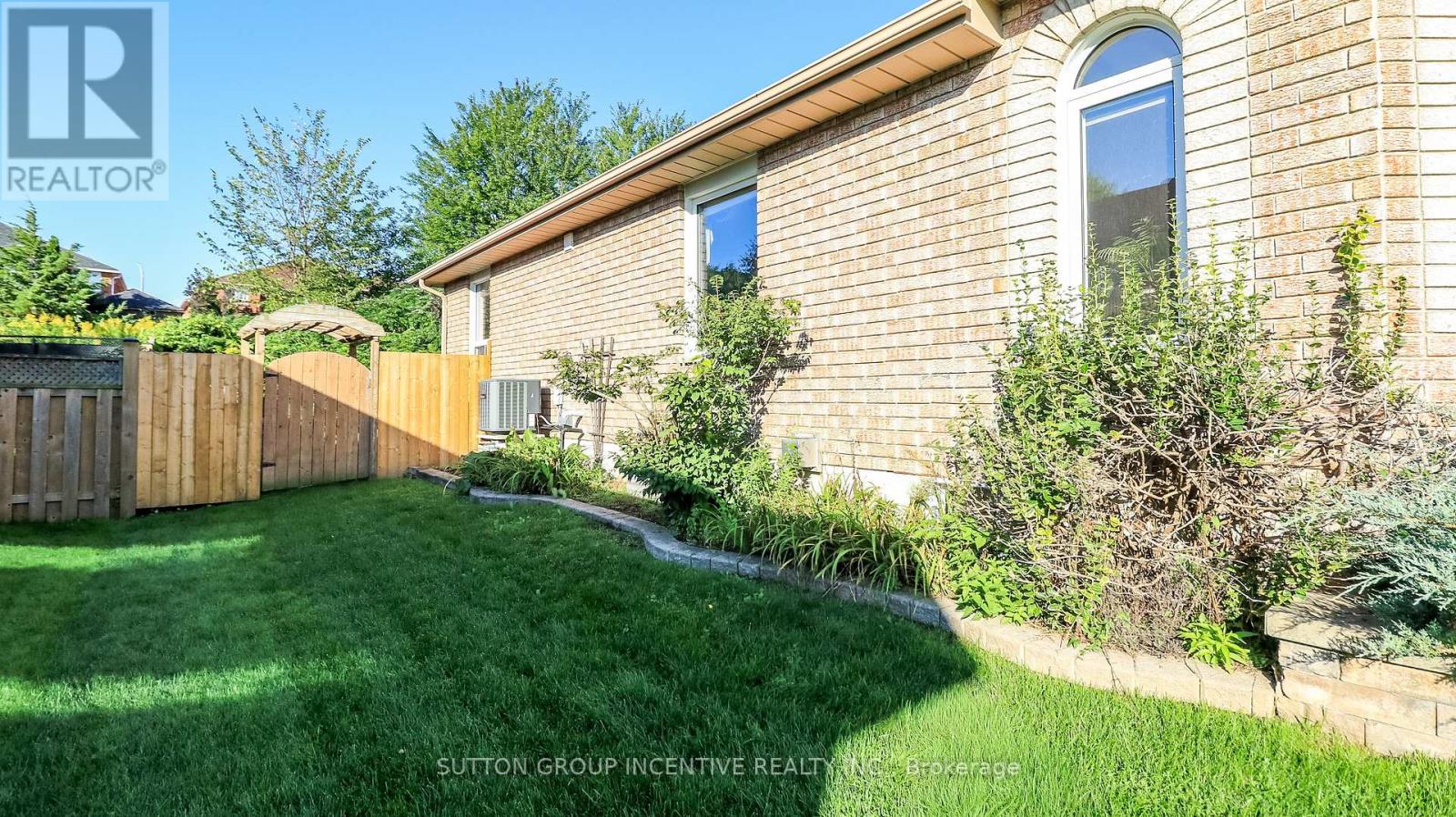 28 Brookfield Crescent, Barrie, Ontario  L4N 9R6 - Photo 20 - S13751580