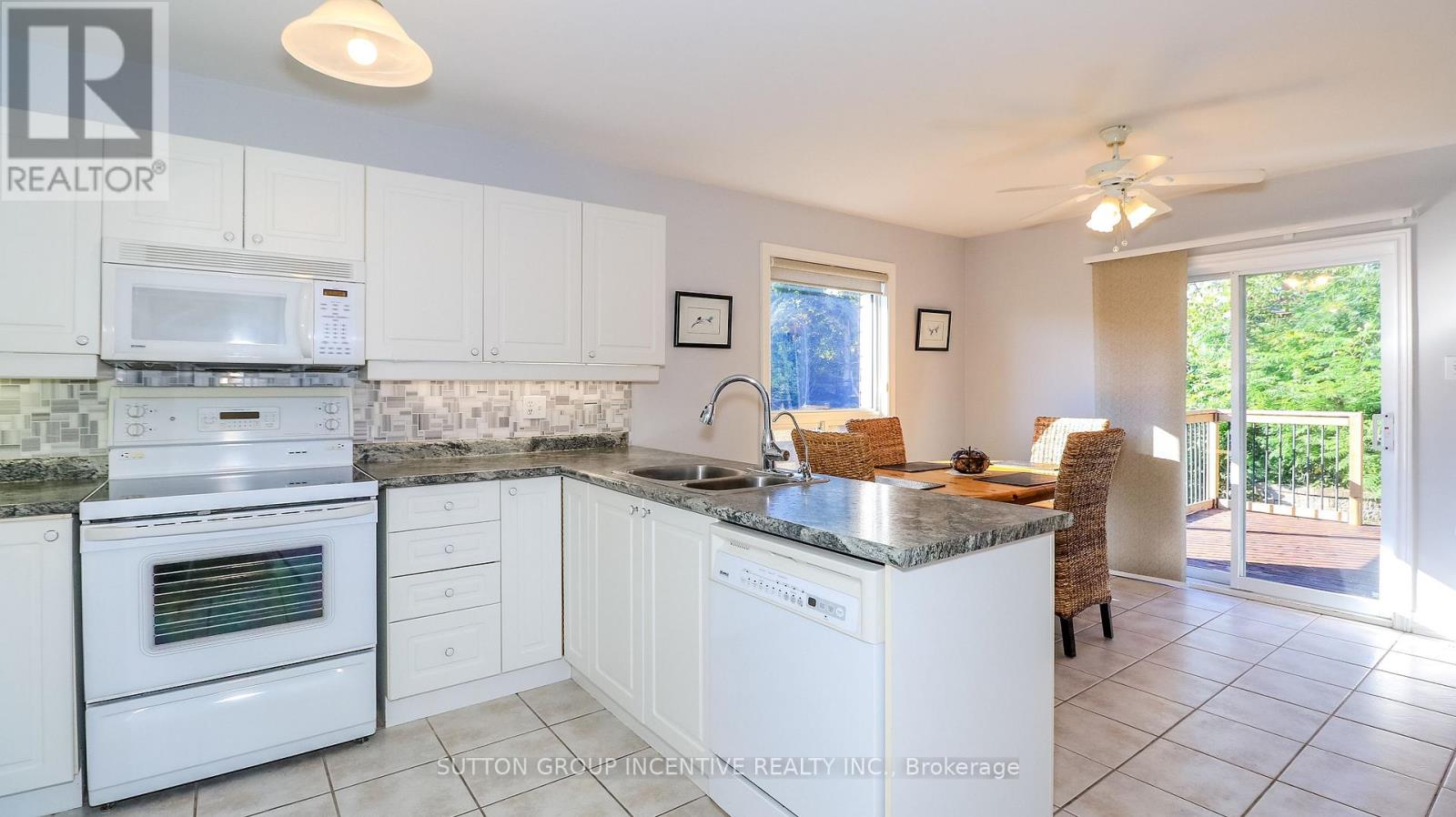 28 Brookfield Crescent, Barrie, Ontario  L4N 9R6 - Photo 8 - S13751580