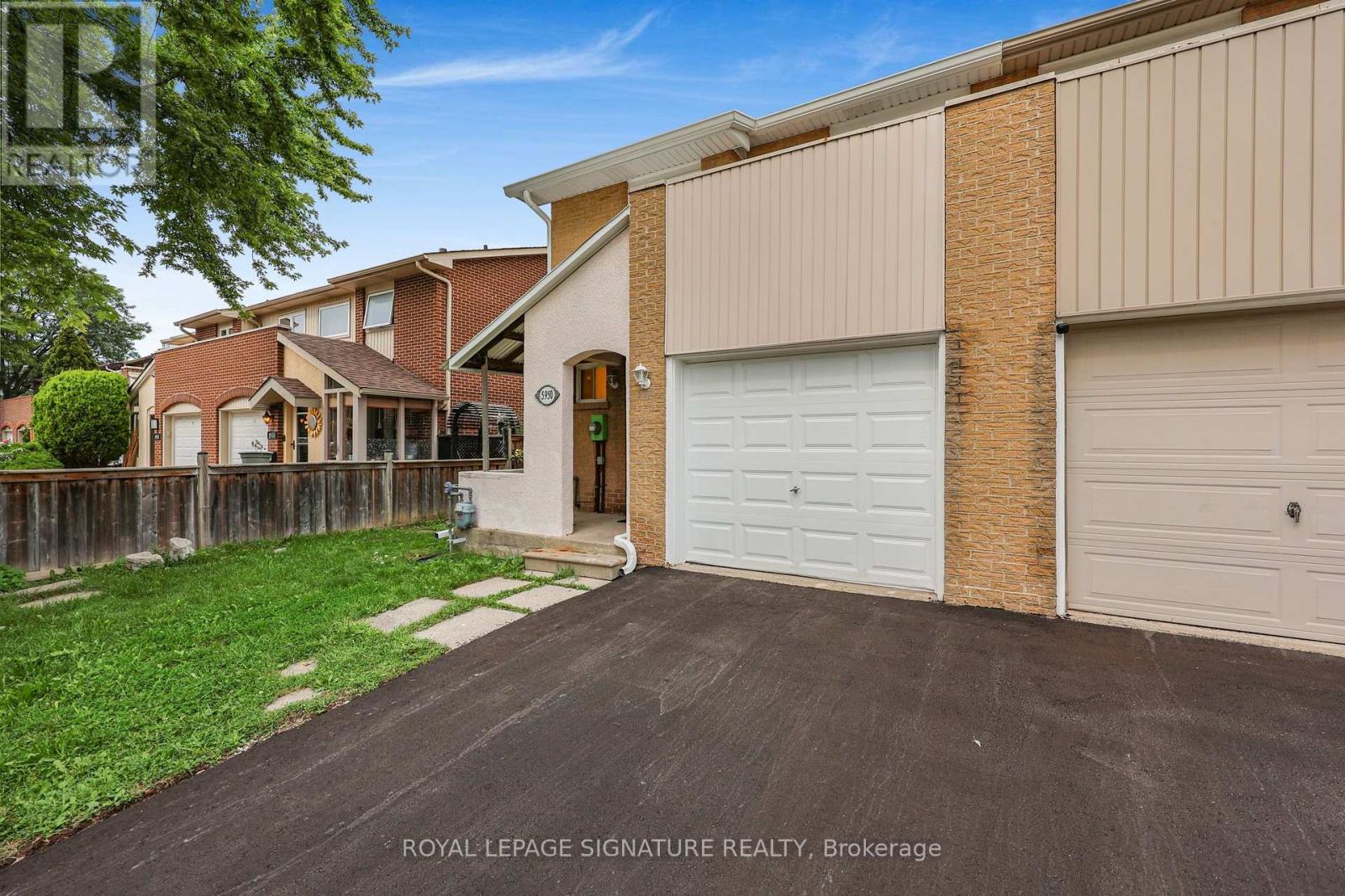 5950 Chidham Crescent, Mississauga, Ontario  L5N 2R9 - Photo 4 - W13751456
