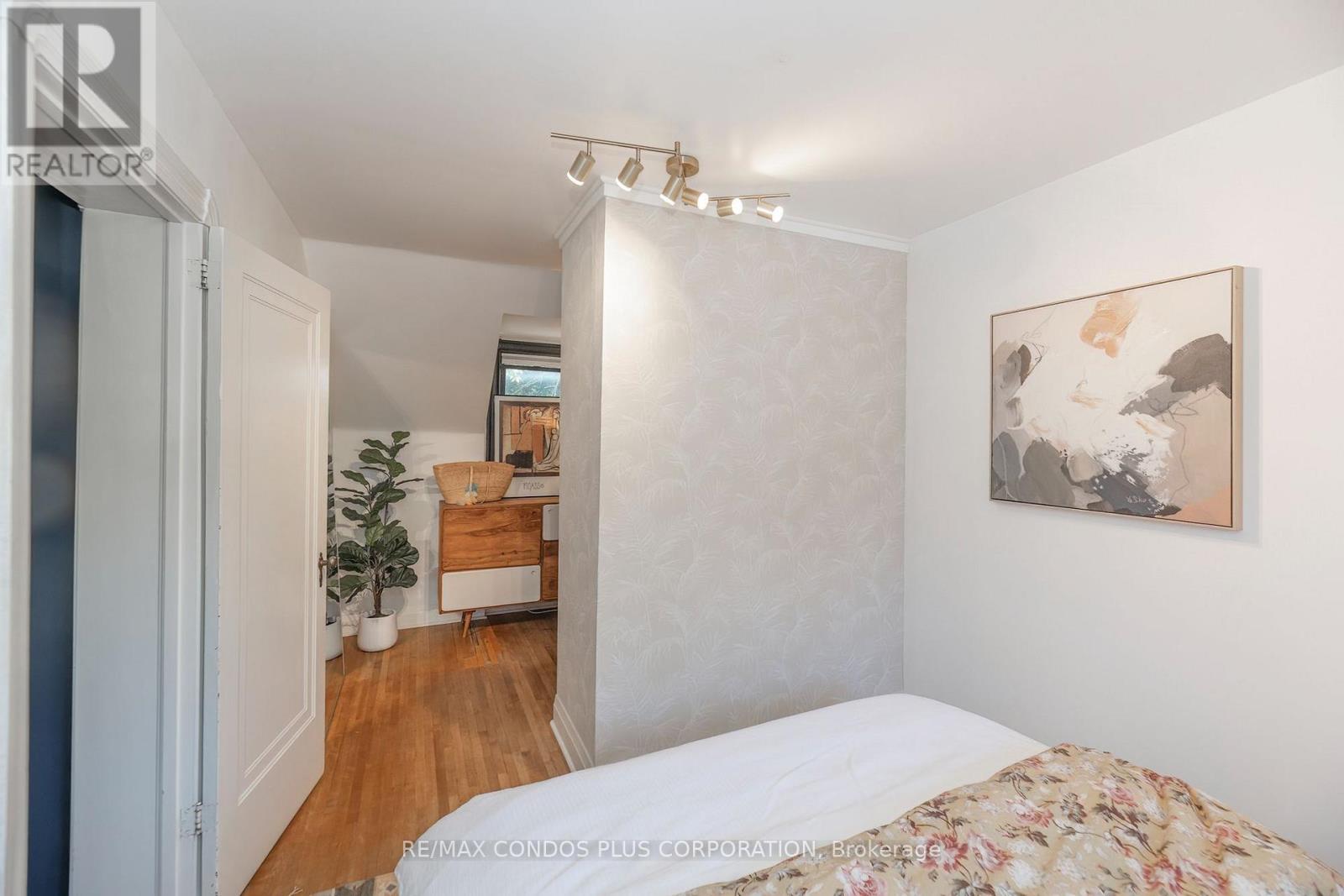 11 Elton Crescent, Toronto, Ontario  M8W 2X9 - Photo 18 - W13751458