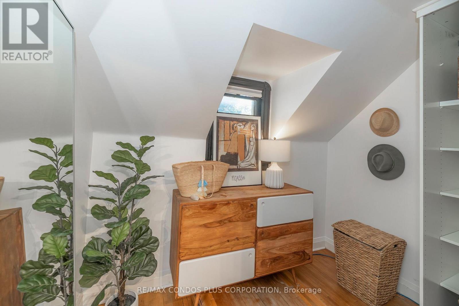 11 Elton Crescent, Toronto, Ontario  M8W 2X9 - Photo 19 - W13751458