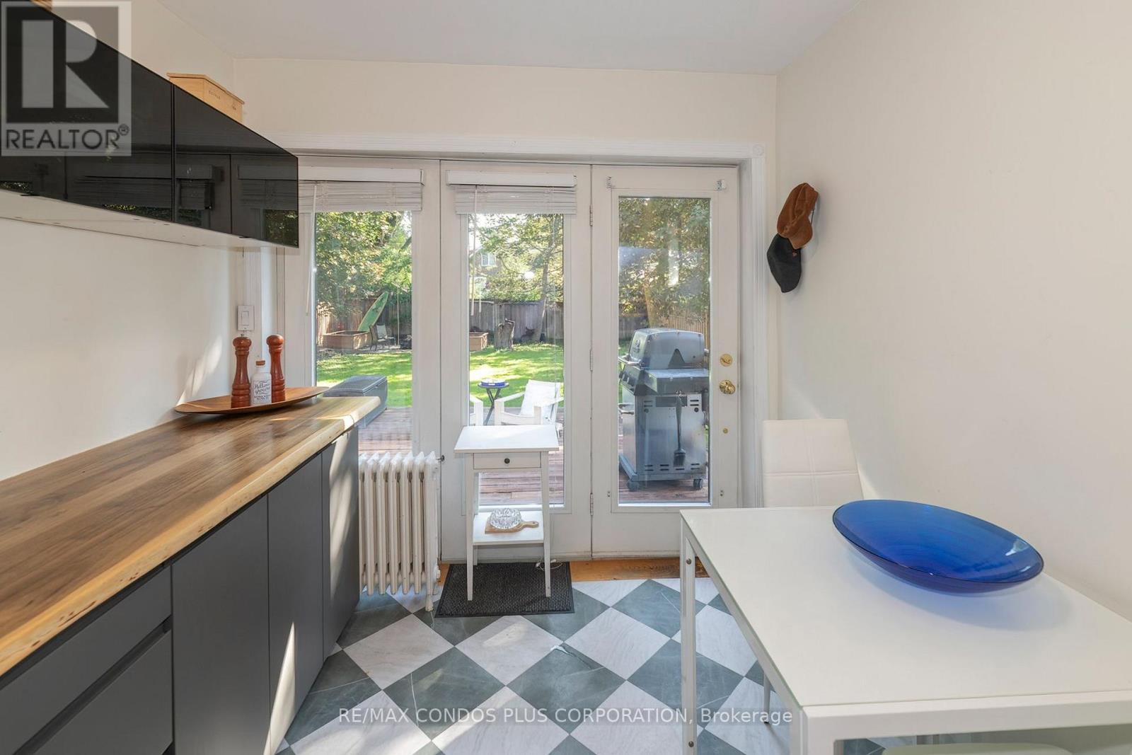 11 Elton Crescent, Toronto, Ontario  M8W 2X9 - Photo 24 - W13751458