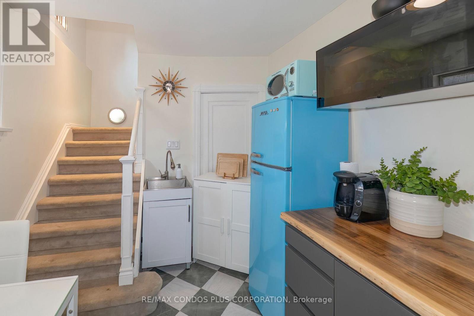11 Elton Crescent, Toronto, Ontario  M8W 2X9 - Photo 25 - W13751458