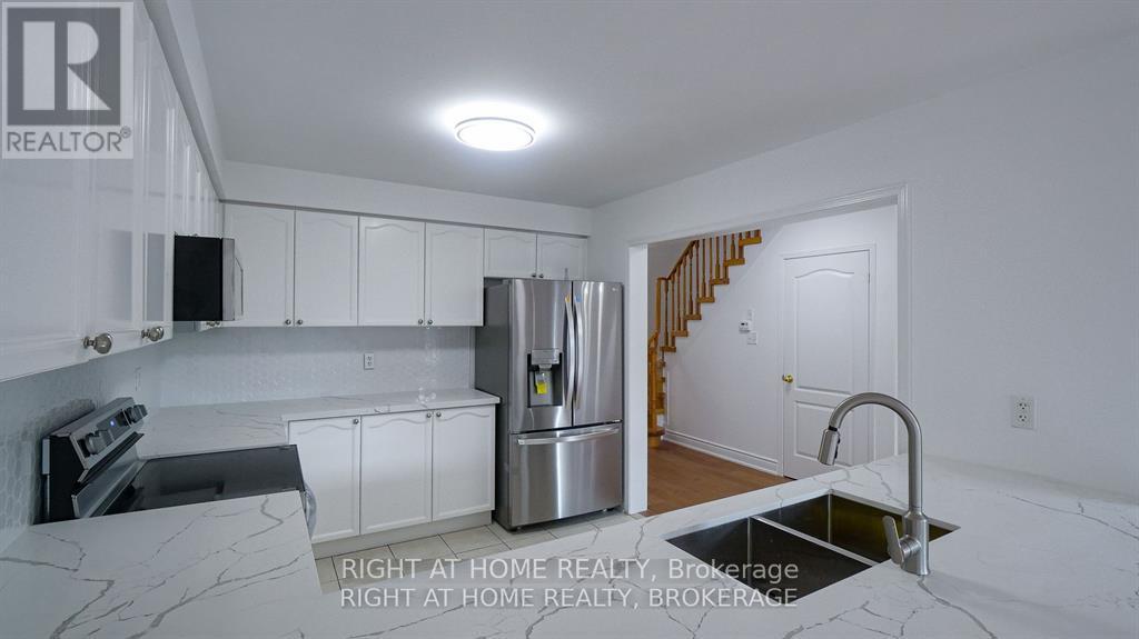 3956 Stardust Drive, Mississauga, Ontario  L5M 8A6 - Photo 13 - W13751538