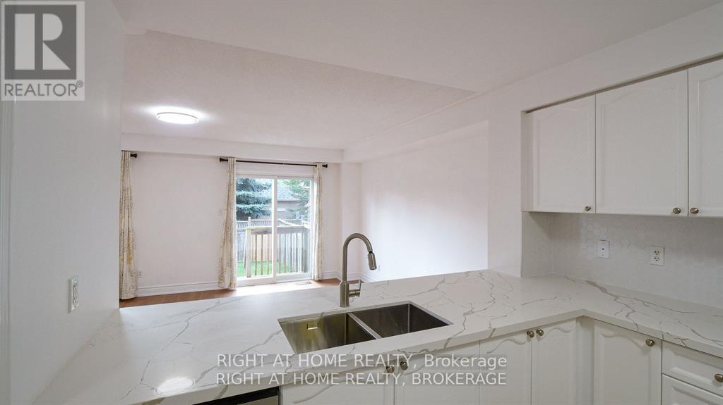3956 Stardust Drive, Mississauga, Ontario  L5M 8A6 - Photo 15 - W13751538