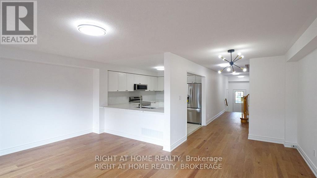3956 Stardust Drive, Mississauga, Ontario  L5M 8A6 - Photo 9 - W13751538