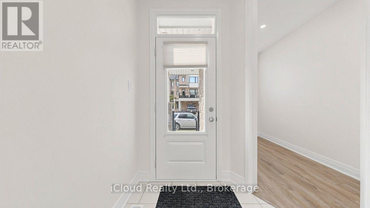 563 Bellflower Court, Milton, Ontario  L9E 1W5 - Photo 4 - W13751558
