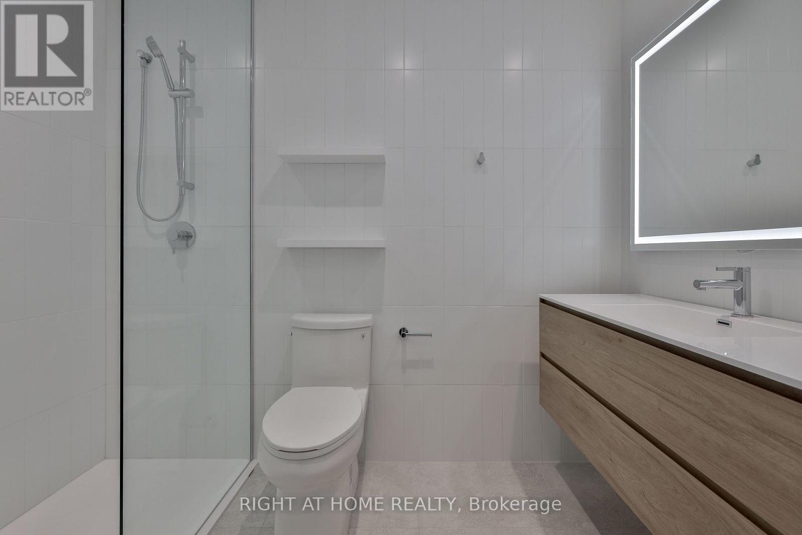 1-Main Floor - 266 Indian Grove, Toronto, Ontario  M6P 2H5 - Photo 12 - W13751582