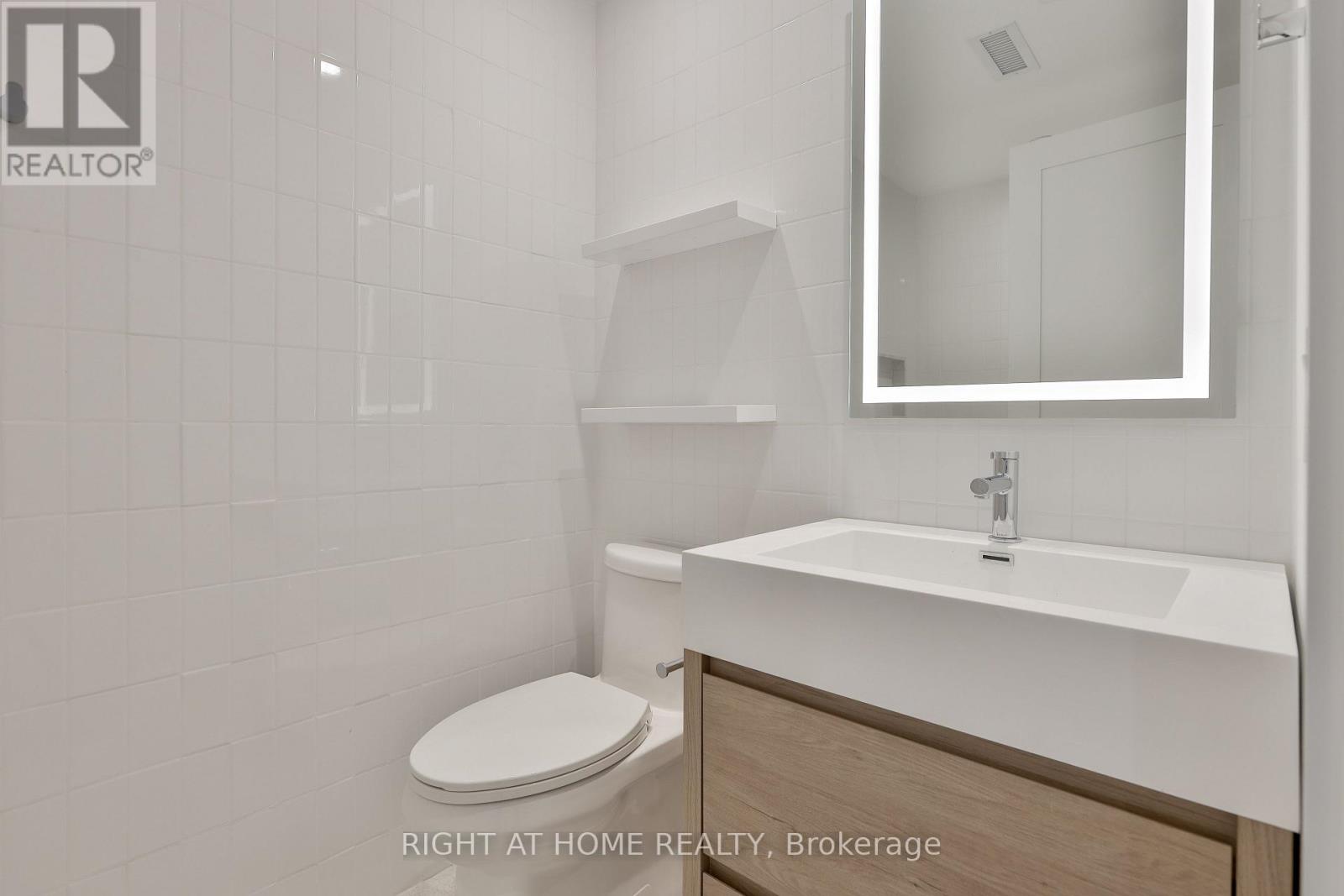 1-Main Floor - 266 Indian Grove, Toronto, Ontario  M6P 2H5 - Photo 8 - W13751582